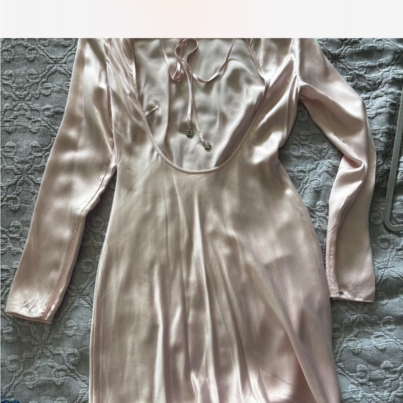 Stunning pink satin mini dress by Alexander Wang 💗